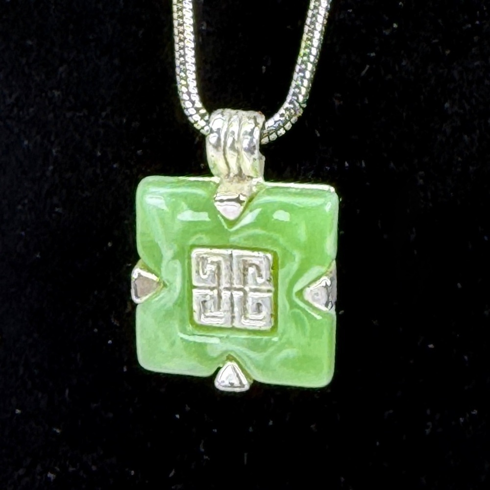 Elegant Green Pendant Aged Silvertone Necklace